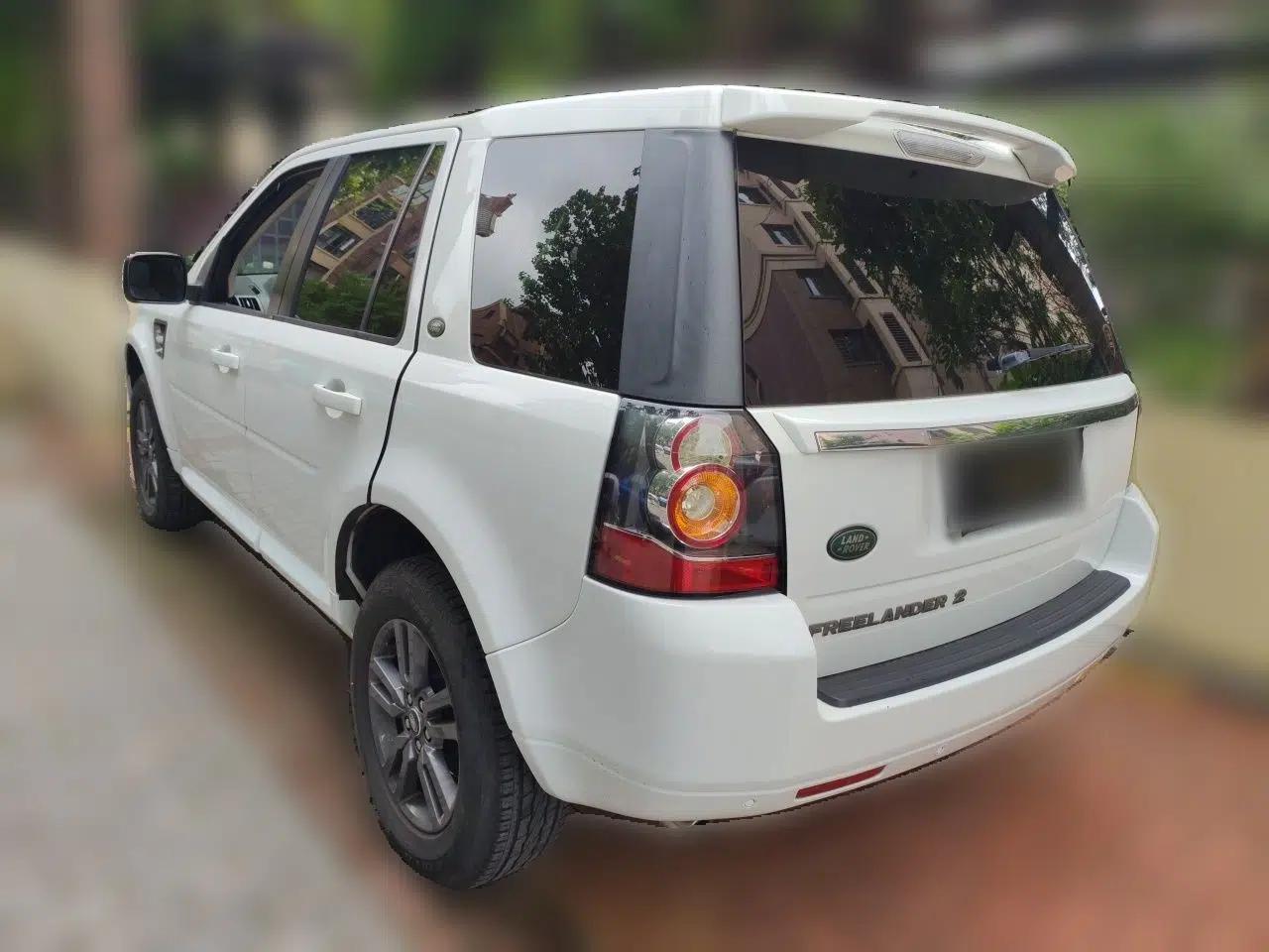 Land Rover Freelander 2 2015 2.0T Si4 XS Collection Edition — миниатюра 4
