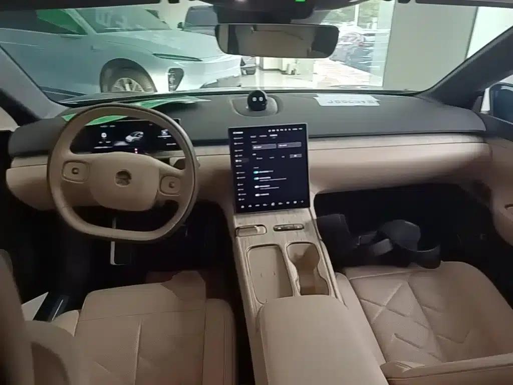 NIO ET7 2024 100kWh Executive Signature Edition — миниатюра 10