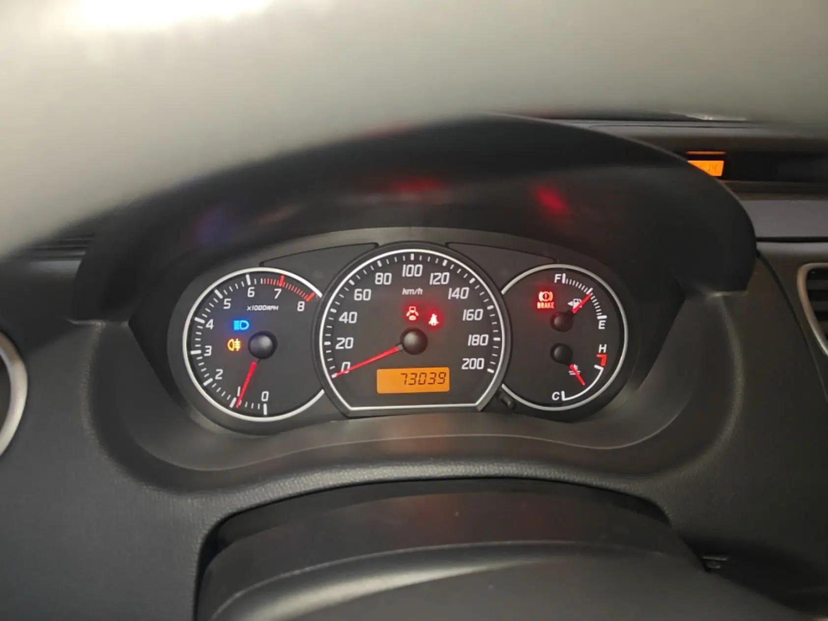Suzuki Swift 2013 1.5L Manual 20th Anniversary Limited Edition — миниатюра 14