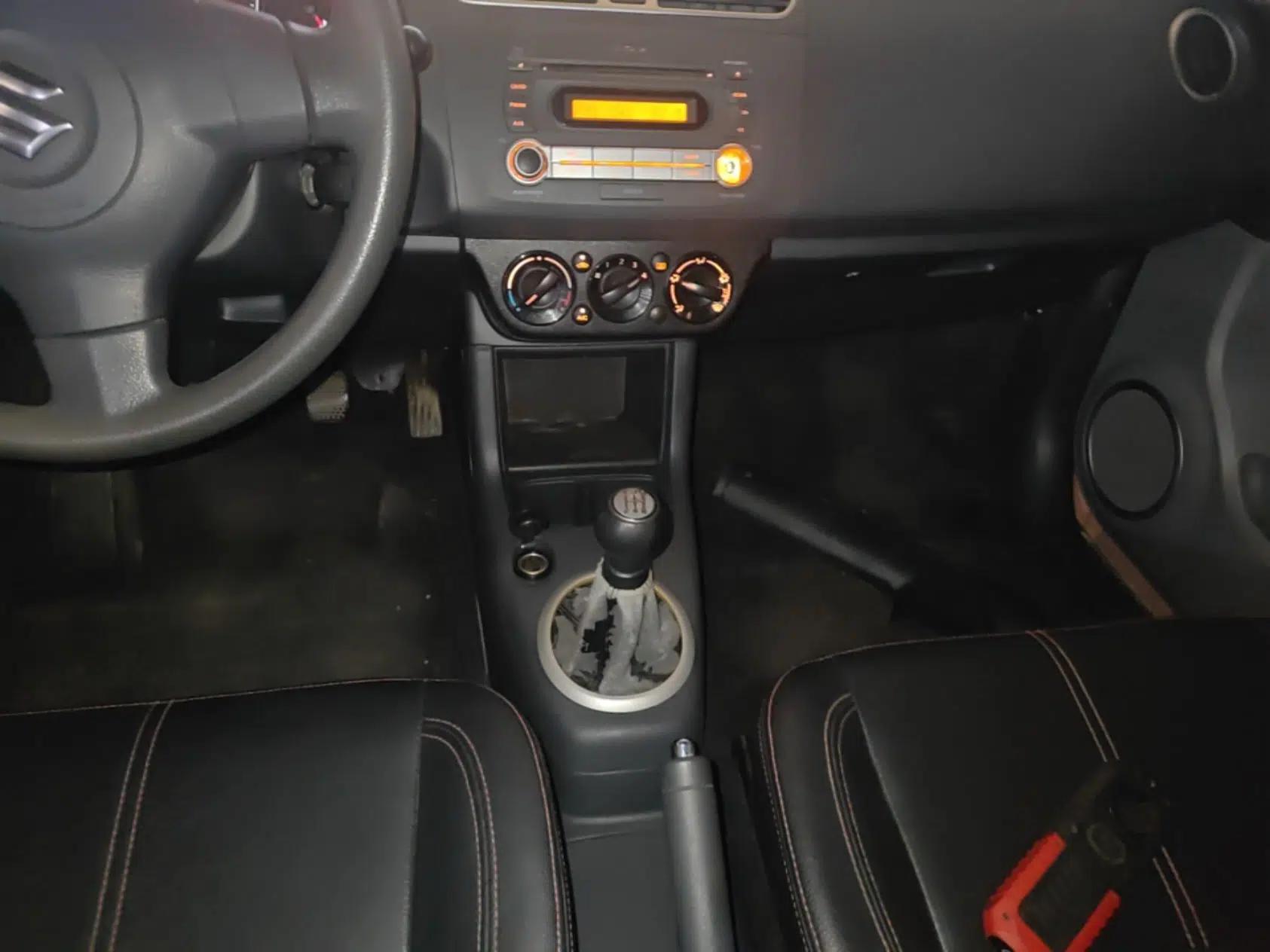 Suzuki Swift 2013 1.5L Manual 20th Anniversary Limited Edition — миниатюра 16