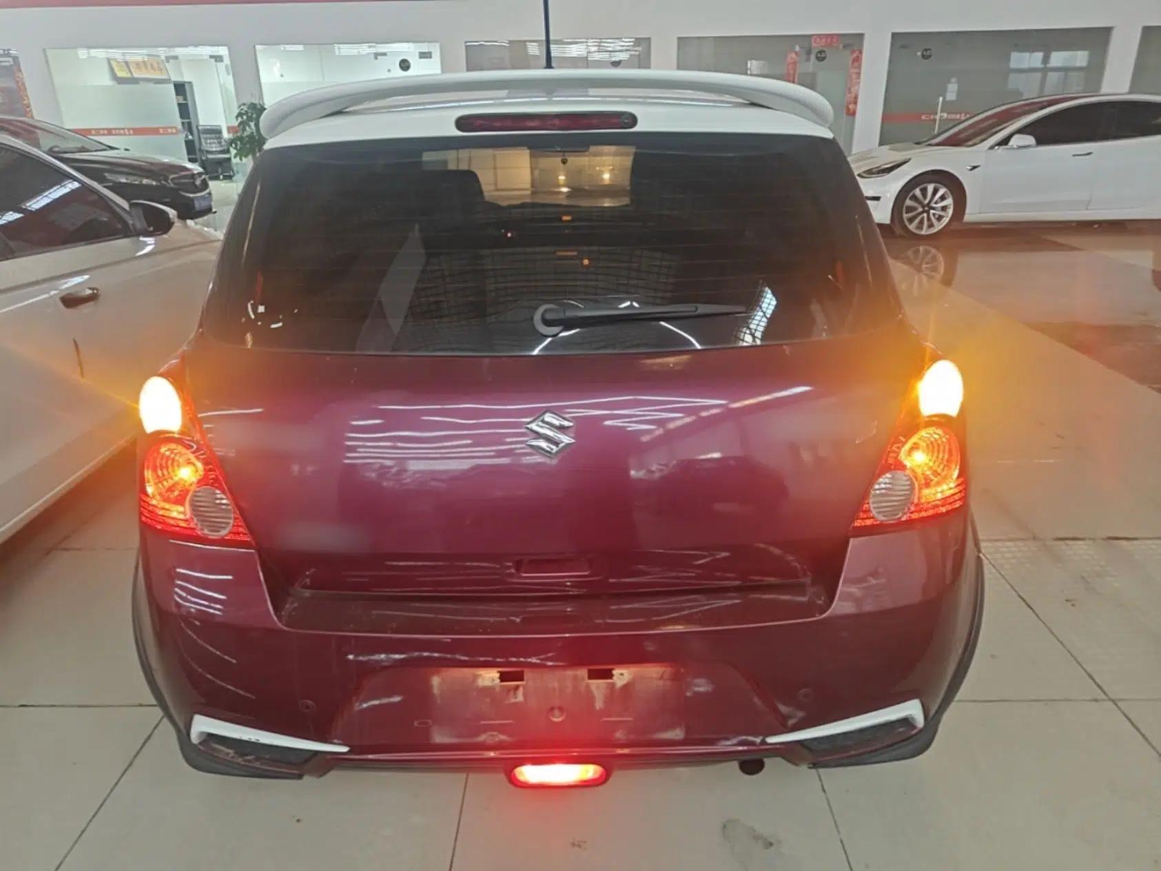 Suzuki Swift 2013 1.5L Manual 20th Anniversary Limited Edition — миниатюра 5