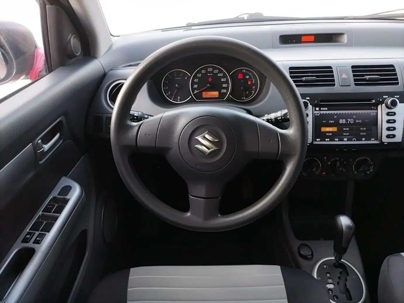 Suzuki Swift 2014 1.5L Automatic Fashion Edition — миниатюра 13