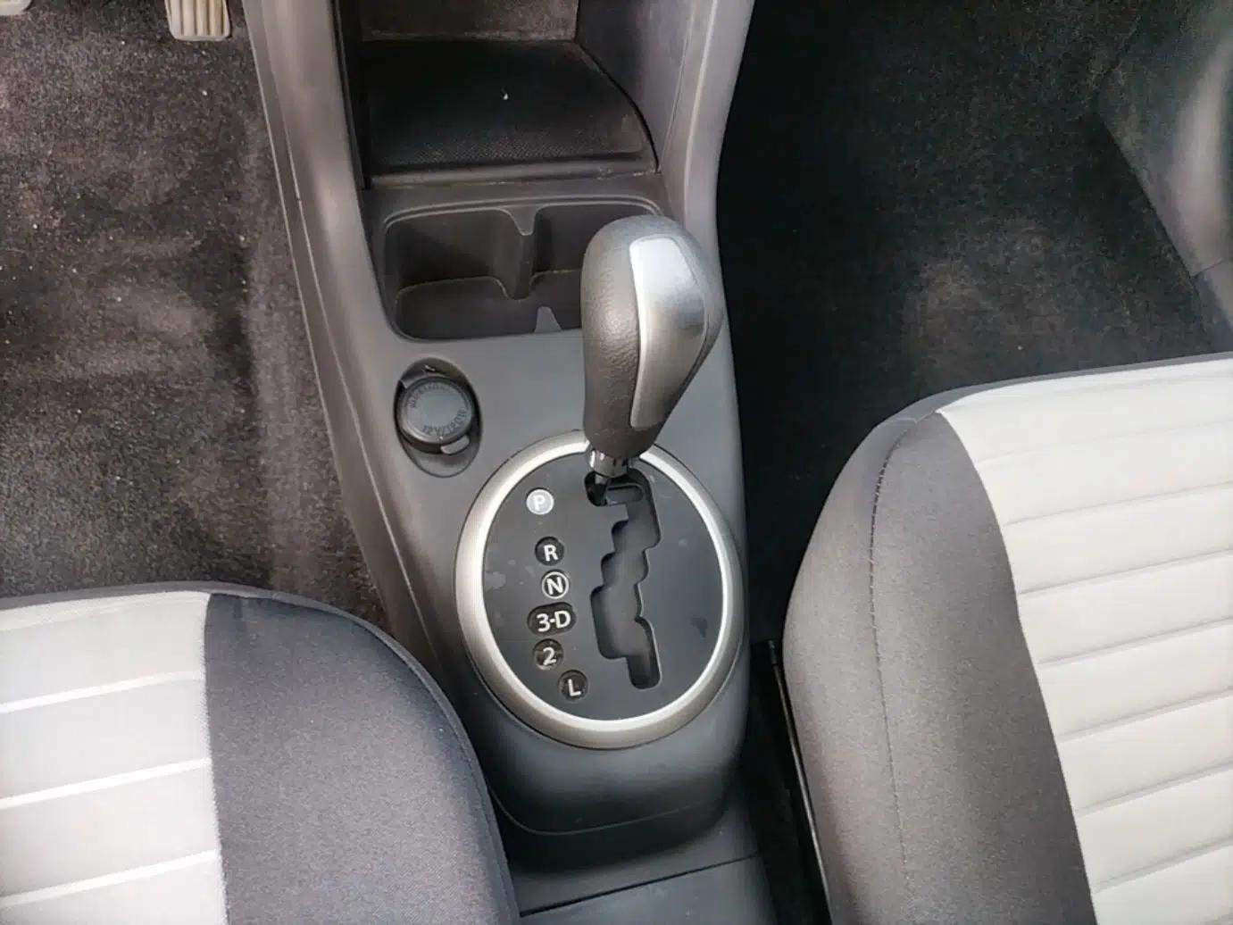 Suzuki Swift 2014 1.5L Automatic Fashion Edition — миниатюра 16