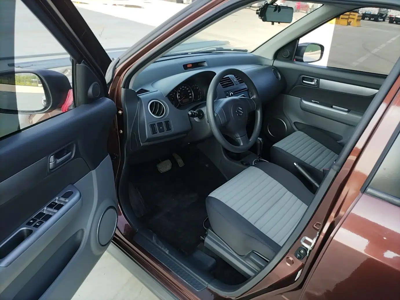 Suzuki Swift 2014 1.5L Automatic Fashion Edition — миниатюра 18