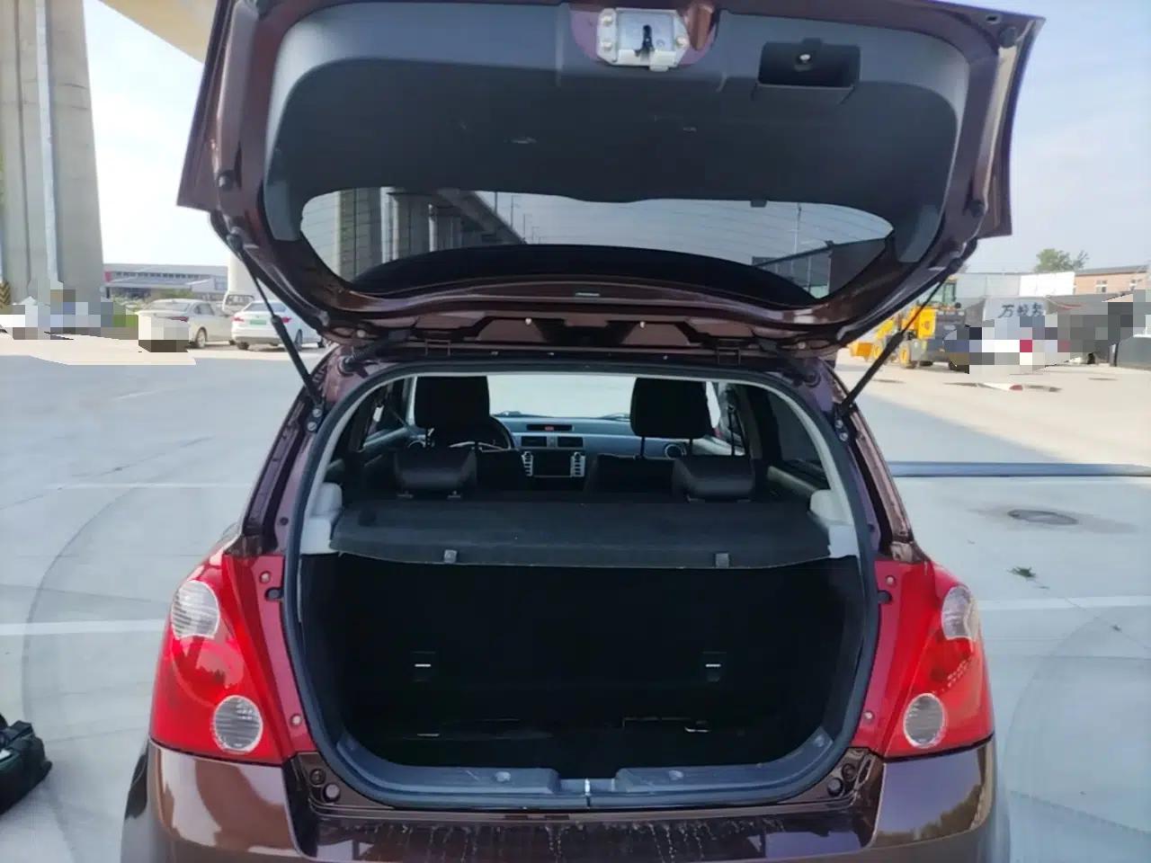 Suzuki Swift 2014 1.5L Automatic Fashion Edition — миниатюра 22
