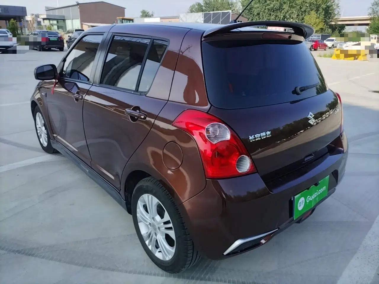Suzuki Swift 2014 1.5L Automatic Fashion Edition — миниатюра 4