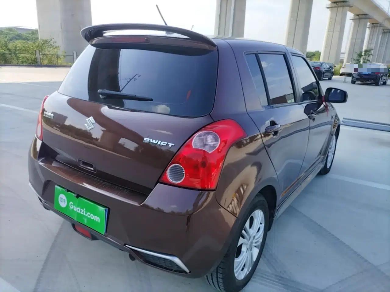 Suzuki Swift 2014 1.5L Automatic Fashion Edition — миниатюра 6