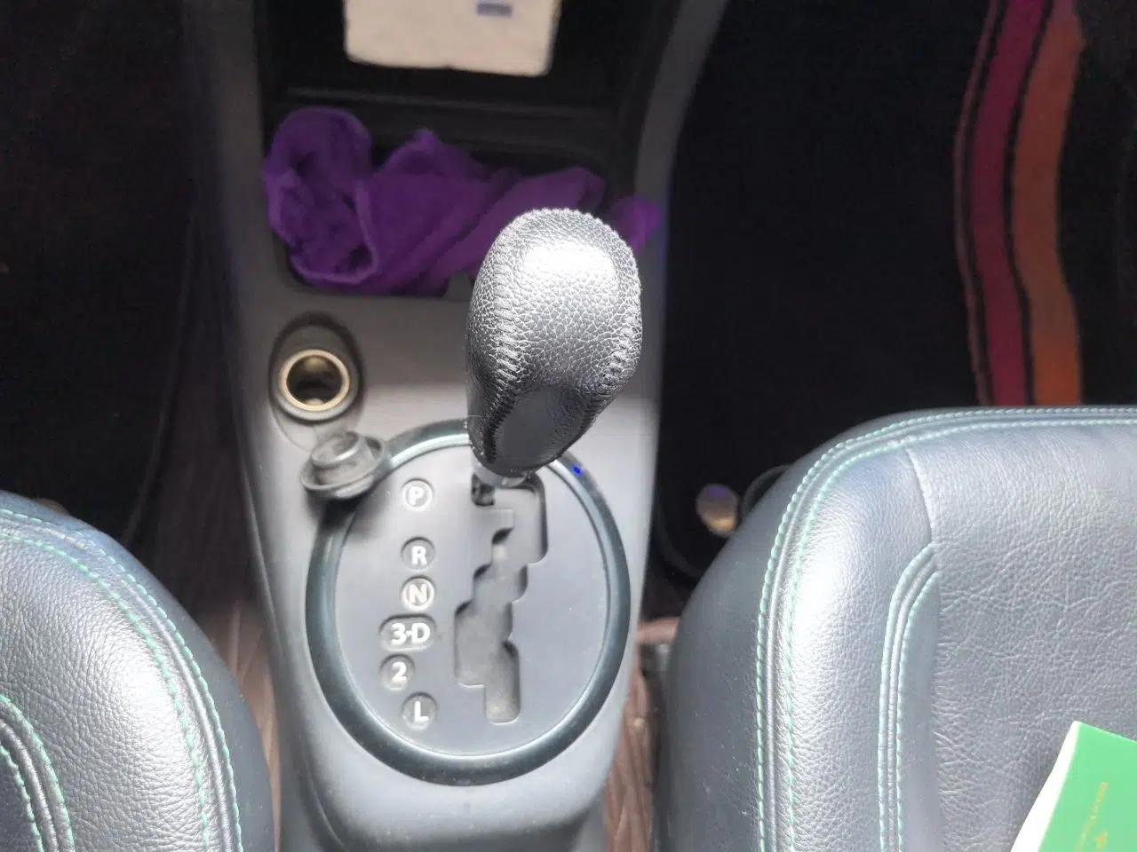 Suzuki Swift 2016 1.5L Automatic Fashionable Coolplay Edition — миниатюра 14