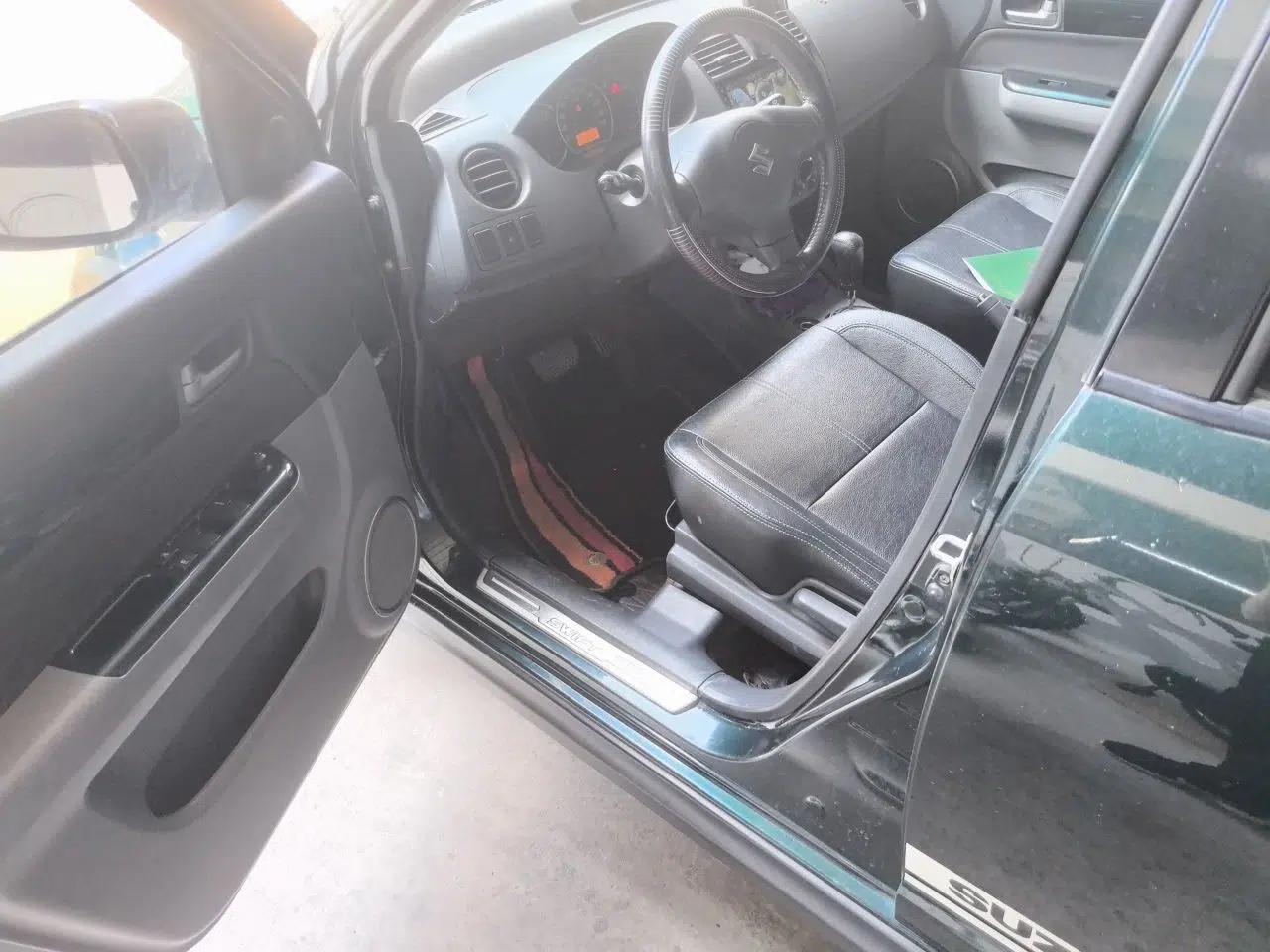 Suzuki Swift 2016 1.5L Automatic Fashionable Coolplay Edition — миниатюра 16