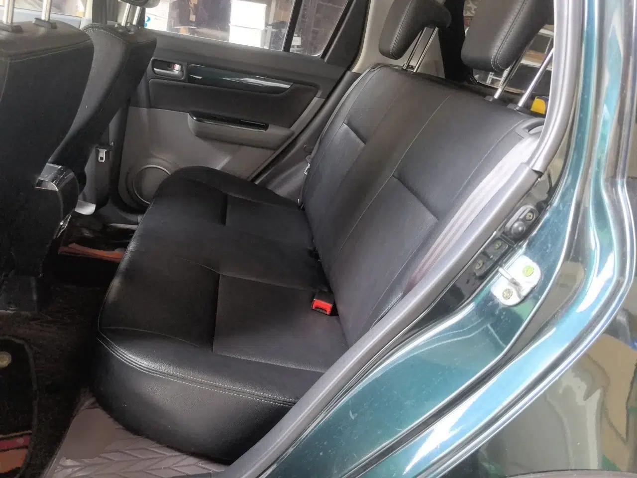 Suzuki Swift 2016 1.5L Automatic Fashionable Coolplay Edition — миниатюра 17