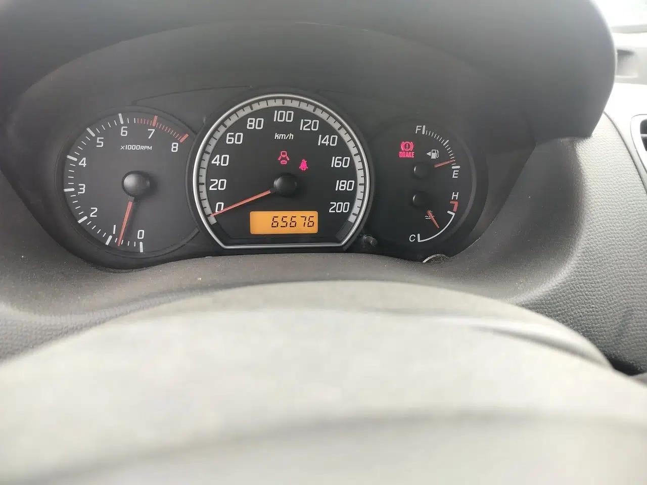 Suzuki Swift 2011 1.5L Manual Sport Audiovisual Edition — миниатюра 12