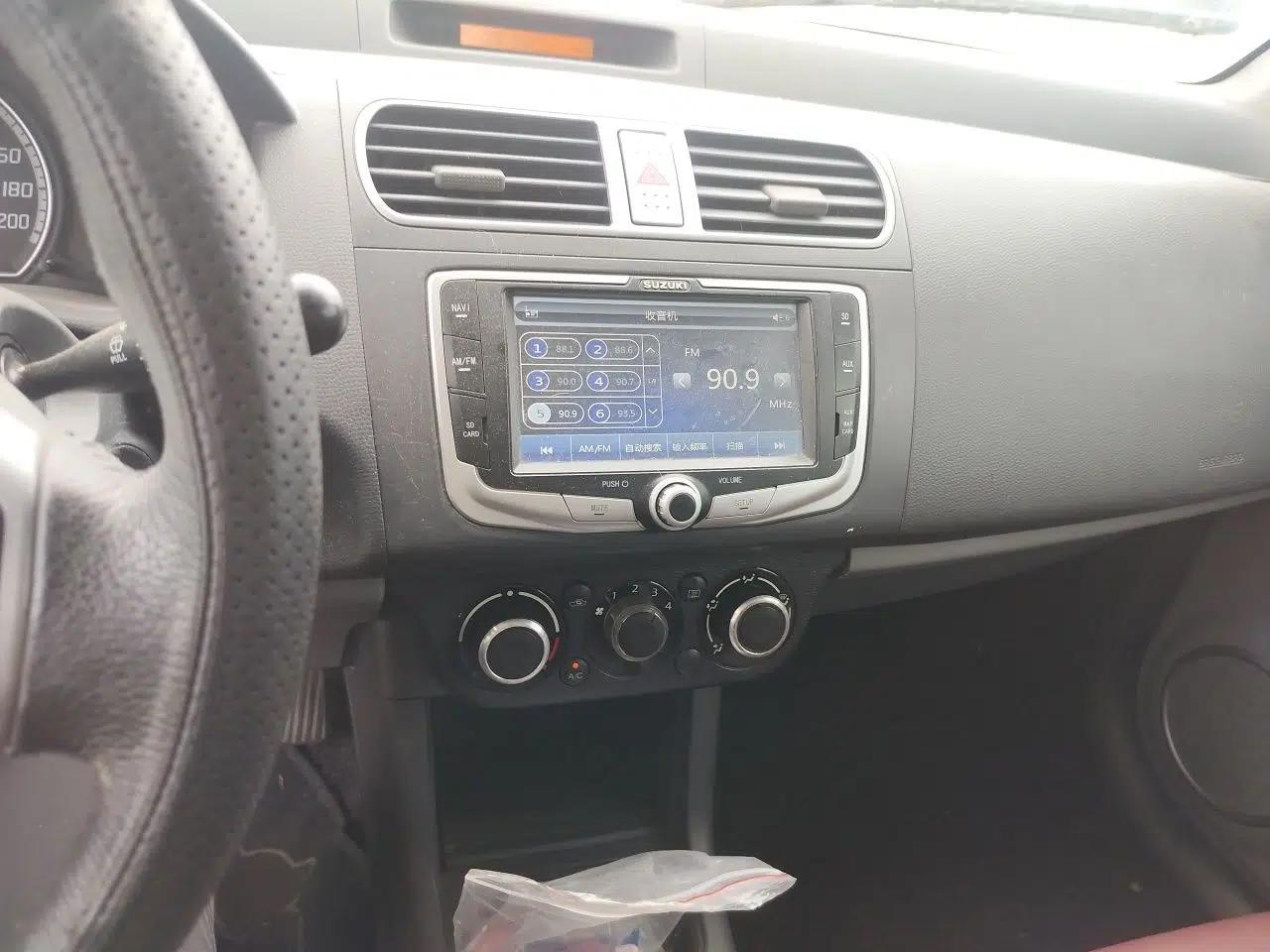 Suzuki Swift 2011 1.5L Manual Sport Audiovisual Edition — миниатюра 13