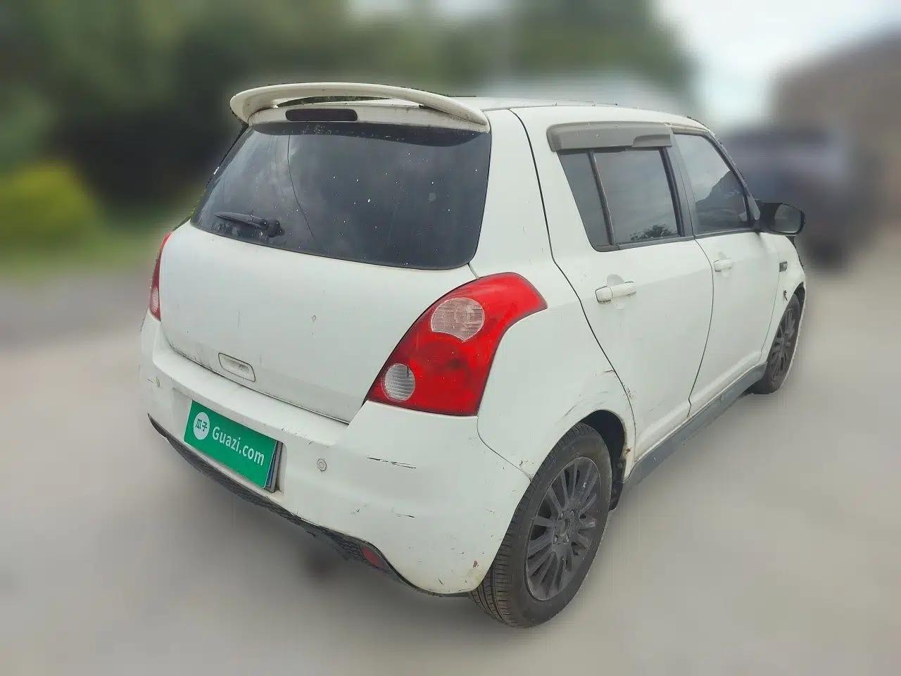 Suzuki Swift 2011 1.5L Manual Sport Audiovisual Edition — миниатюра 6