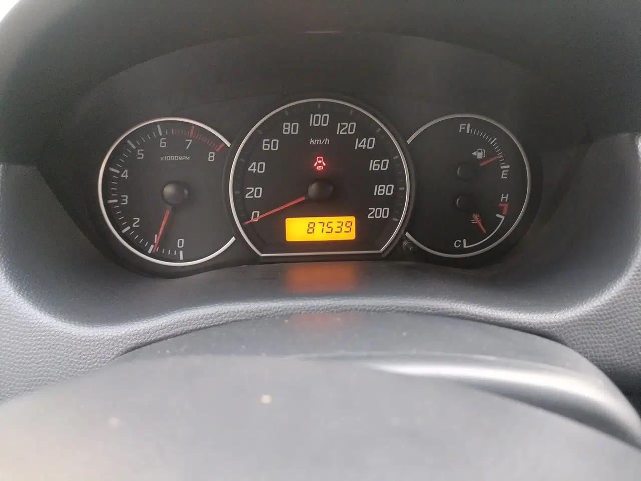 Suzuki Swift 2013 1.5L Manual Standard Edition — миниатюра 12