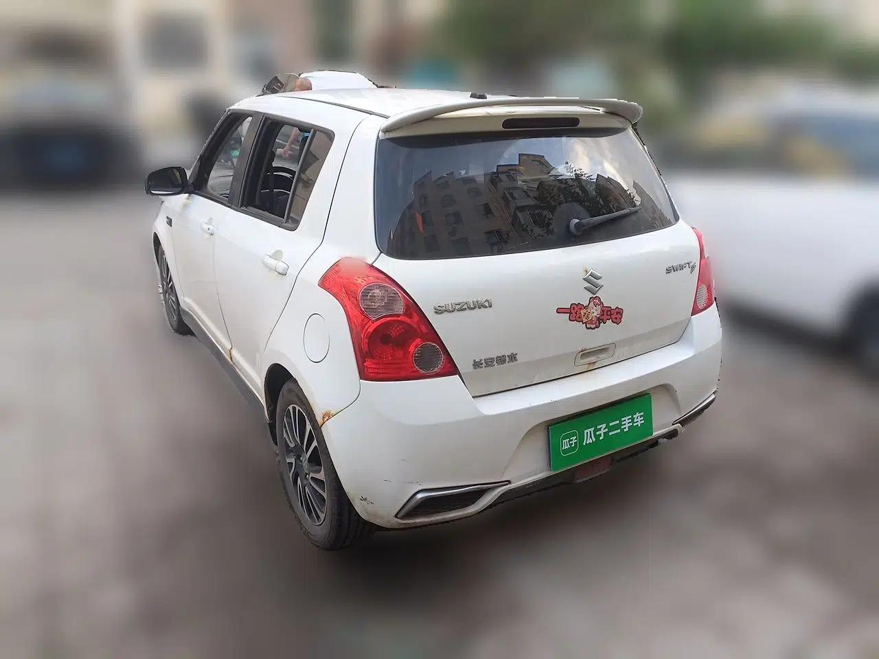 Suzuki Swift 2013 1.5L Manual Standard Edition — миниатюра 4