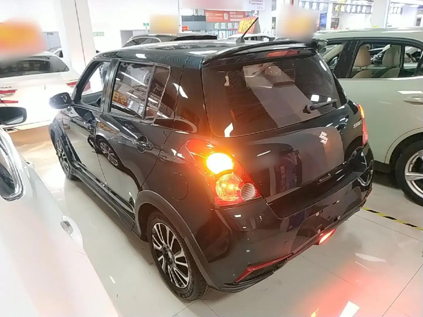 Suzuki Swift 2016 1.5L Automatic Fashionable Coolplay Edition — миниатюра 4