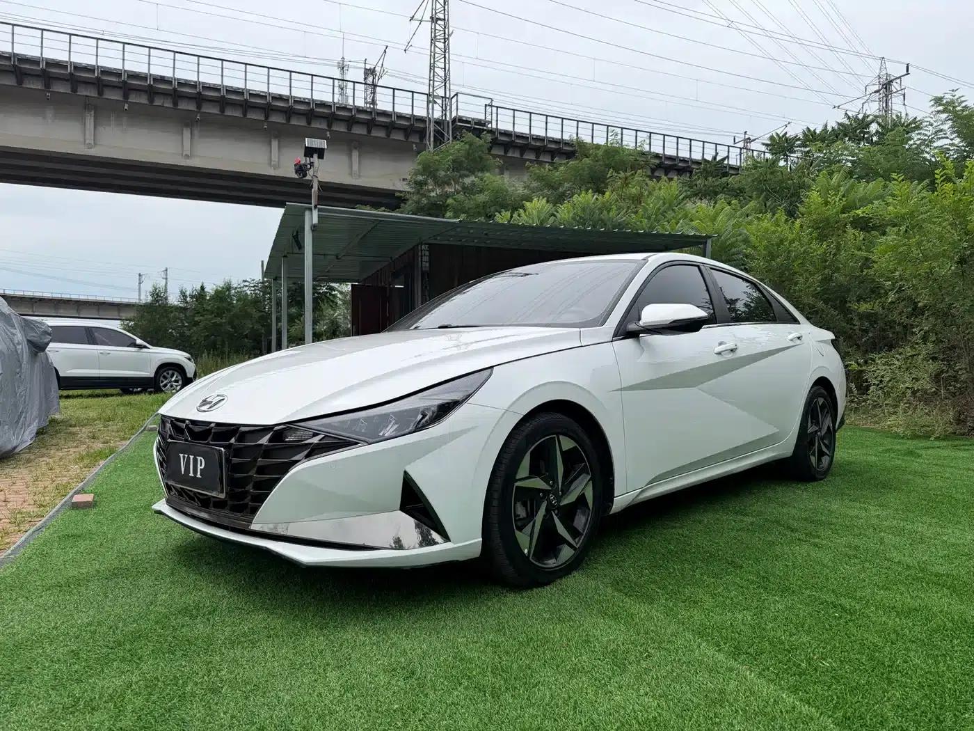 Hyundai Elantra 2022 1.5L CVT GLX Elite Edition — миниатюра 1