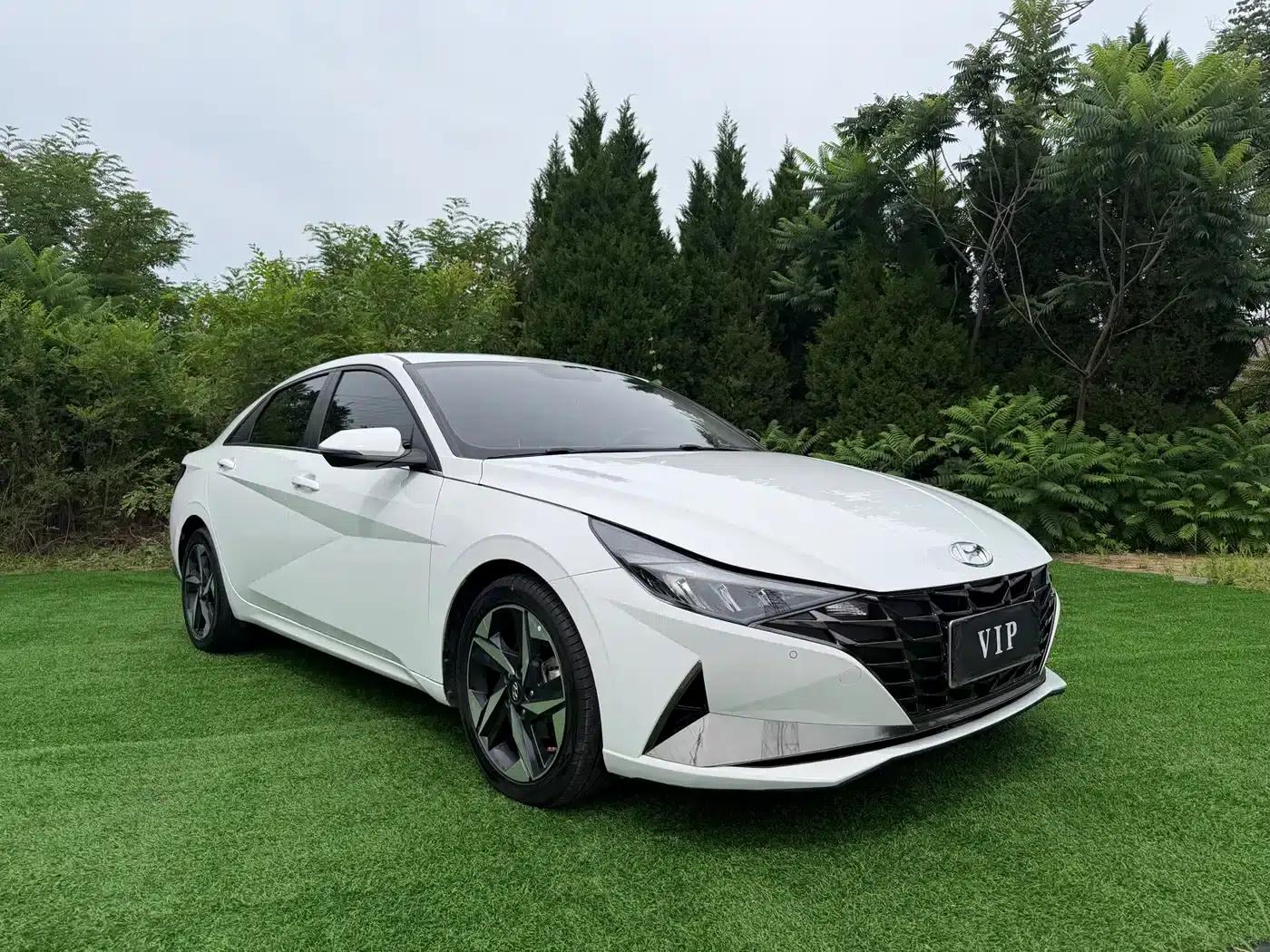 Hyundai Elantra 2022 1.5L CVT GLX Elite Edition — миниатюра 3
