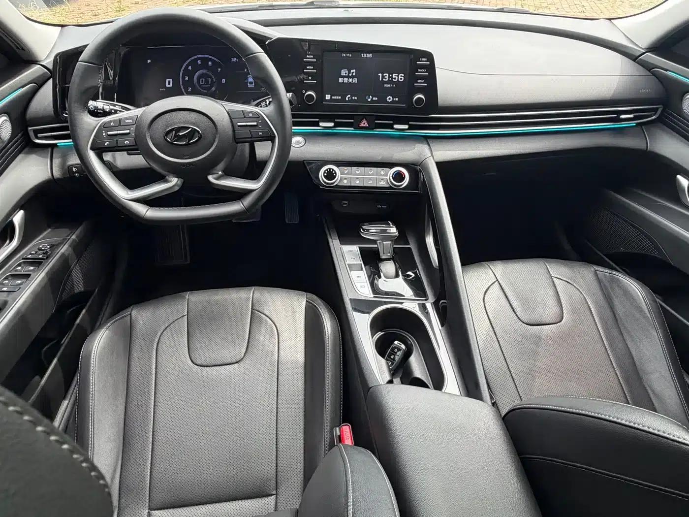 Hyundai Elantra 2022 1.5L CVT GLX Elite Edition — миниатюра 8