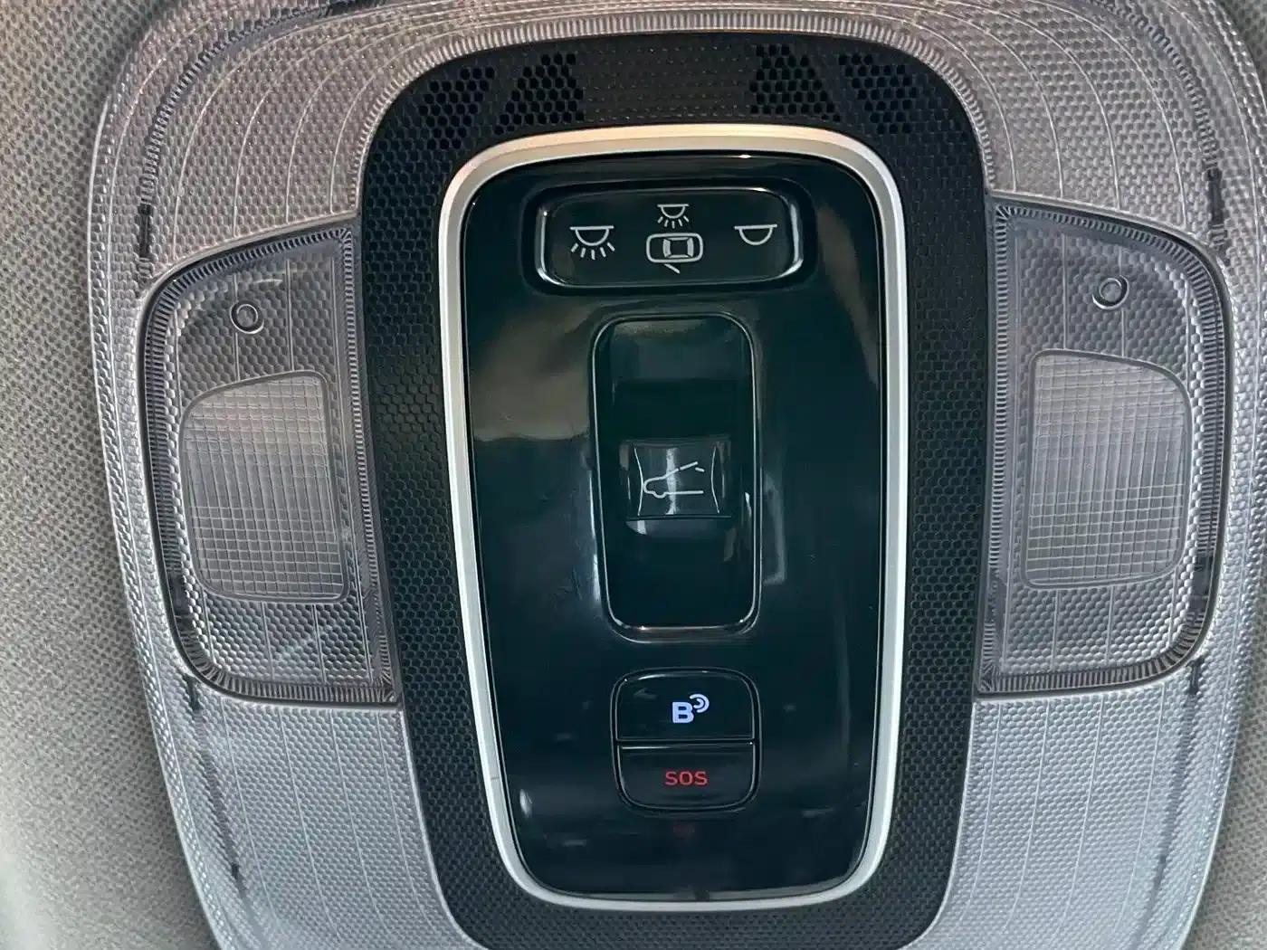 Hyundai Elantra 2022 1.5L CVT LUX Premium Edition — миниатюра 16
