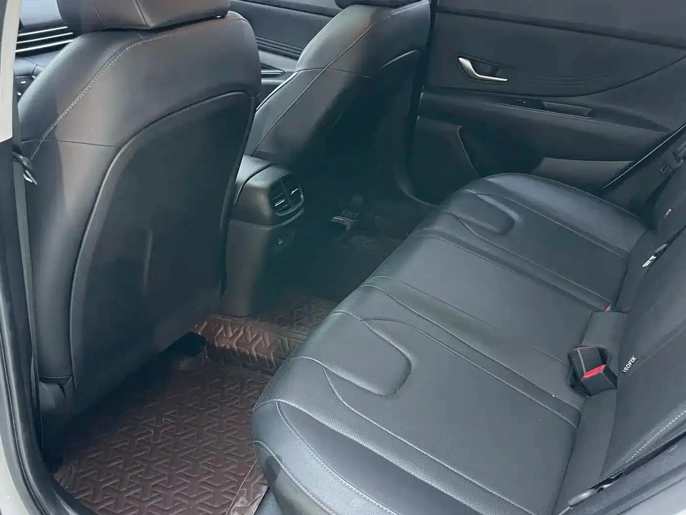 Hyundai Elantra 2022 1.5L CVT LUX Premium Edition — миниатюра 25