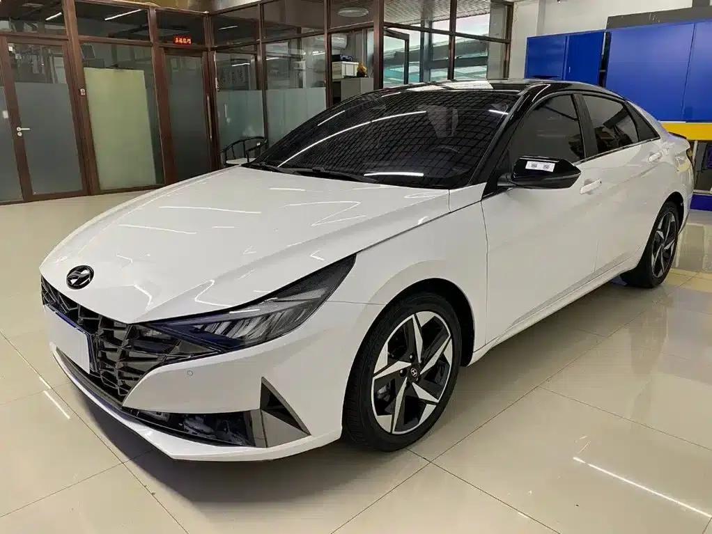 Hyundai Elantra 2022 240TGDi DCT LUX Premium Edition — миниатюра 1