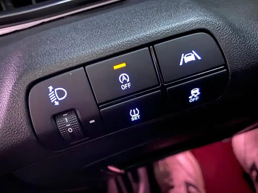 Hyundai Elantra 2022 240TGDi DCT LUX Premium Edition — миниатюра 12