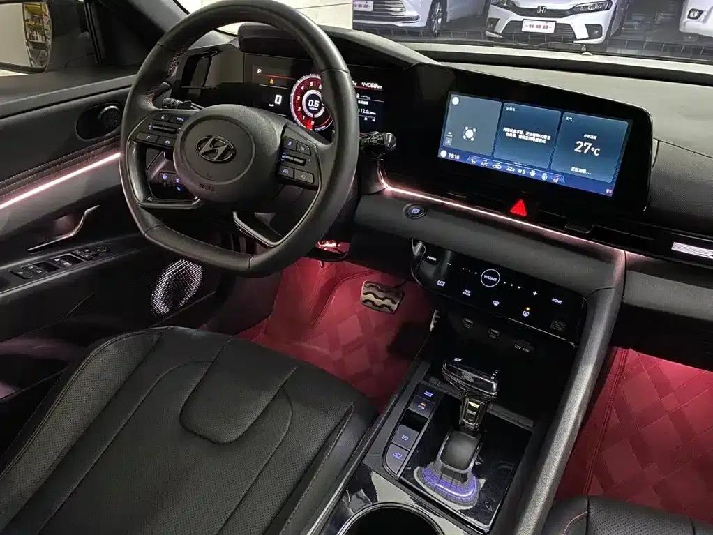 Hyundai Elantra 2022 240TGDi DCT LUX Premium Edition — миниатюра 8