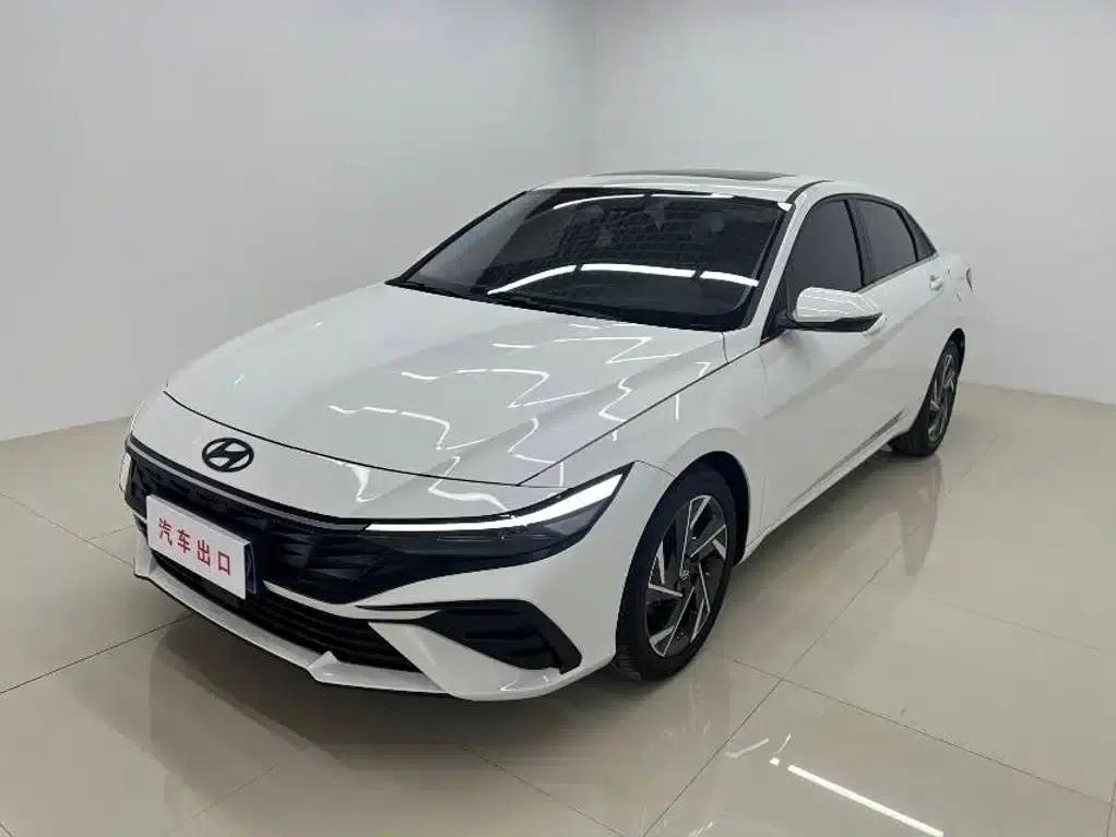 Hyundai Elantra 2023 1.5L CVT LUX Premium Edition — миниатюра 1