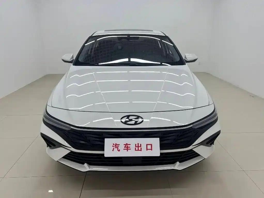 Hyundai Elantra 2023 1.5L CVT LUX Premium Edition — миниатюра 2