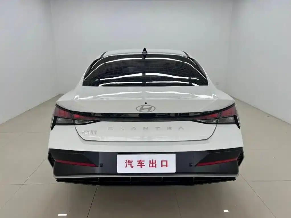 Hyundai Elantra 2023 1.5L CVT GLX Elite Edition — миниатюра 5