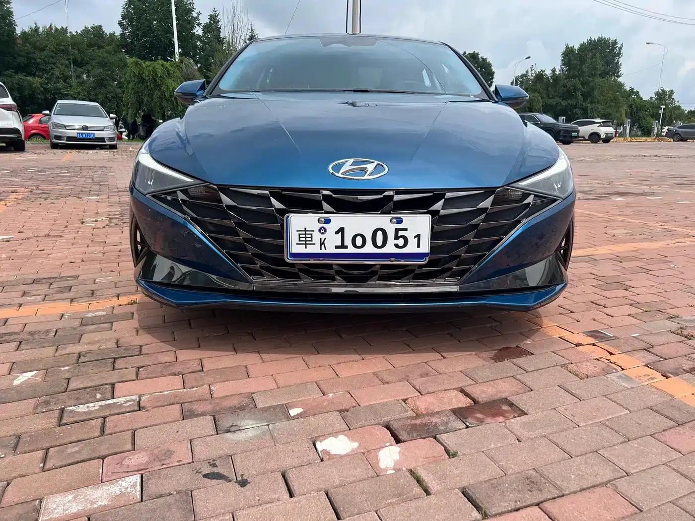 Hyundai Elantra 2022 1.5L CVT TOP Flagship Edition — миниатюра 2