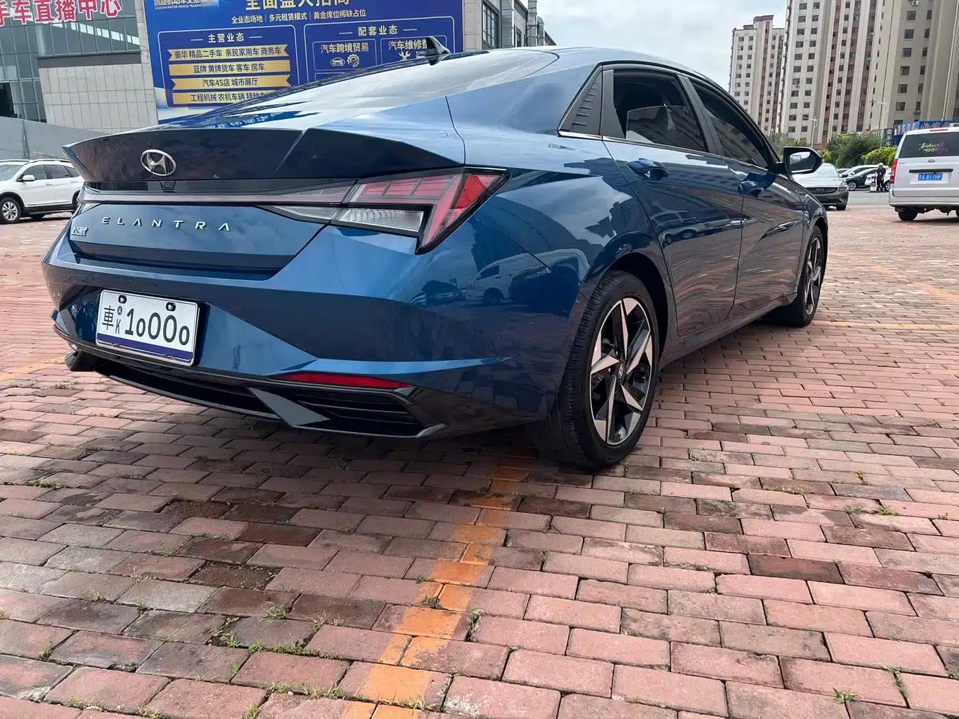 Hyundai Elantra 2022 1.5L CVT TOP Flagship Edition — миниатюра 5