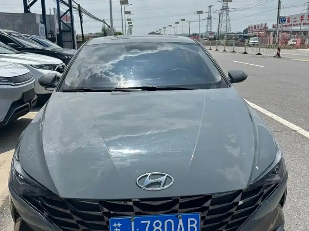 Hyundai Elantra 2022 1.5L CVT LUX Premium Edition — миниатюра 2
