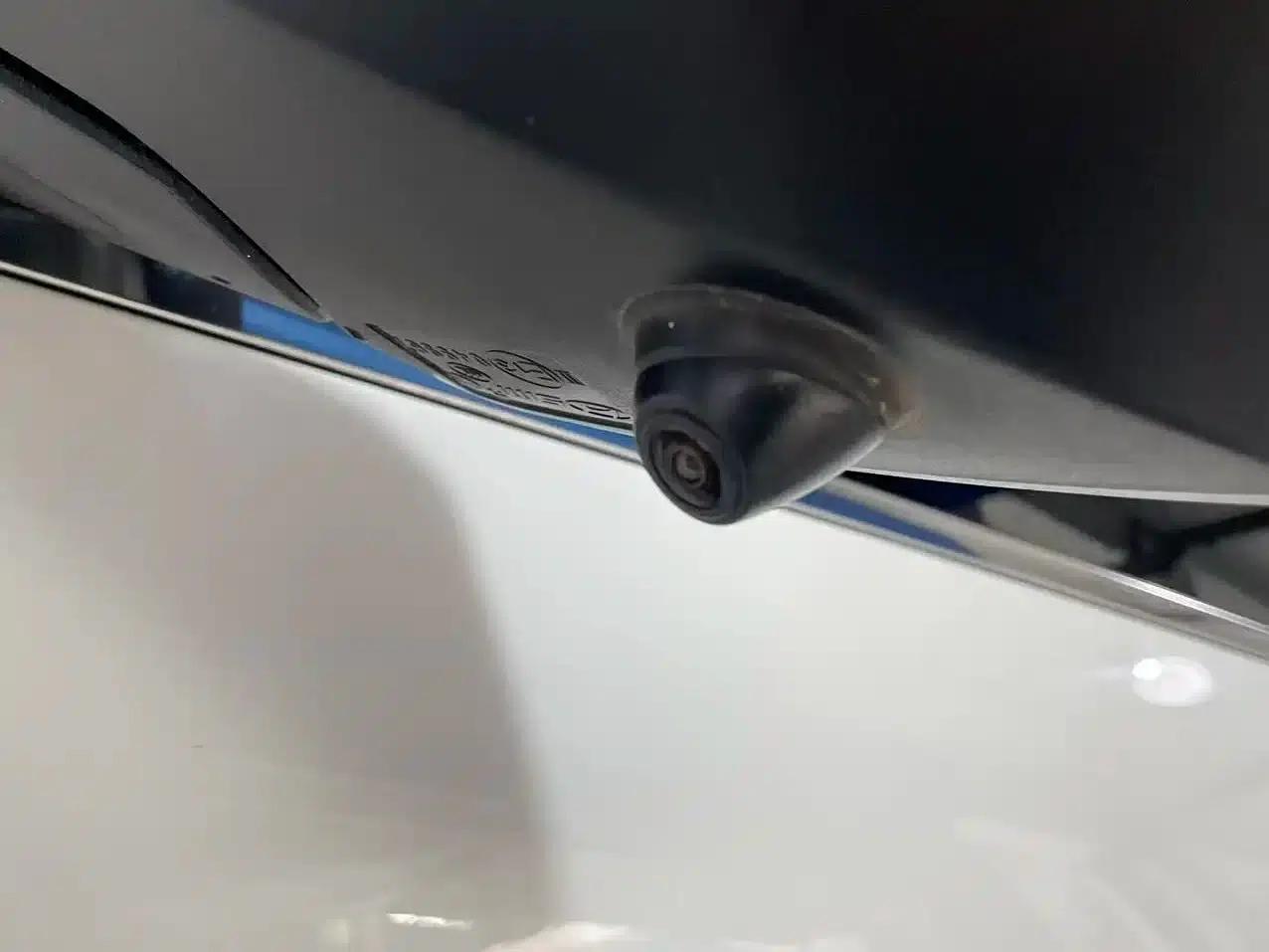 Hyundai Elantra 2021 1.5L CVT LUX Premium Edition — миниатюра 11