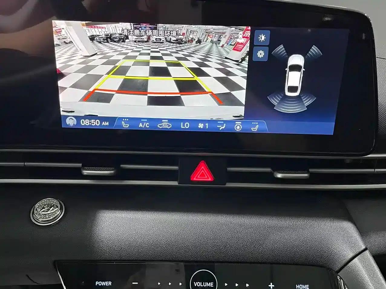 Hyundai Elantra 2021 1.5L CVT LUX Premium Edition — миниатюра 17