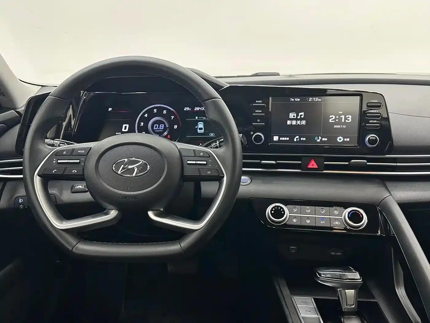 Hyundai Elantra 2022 1.5L CVT GLX Elite Edition — миниатюра 11
