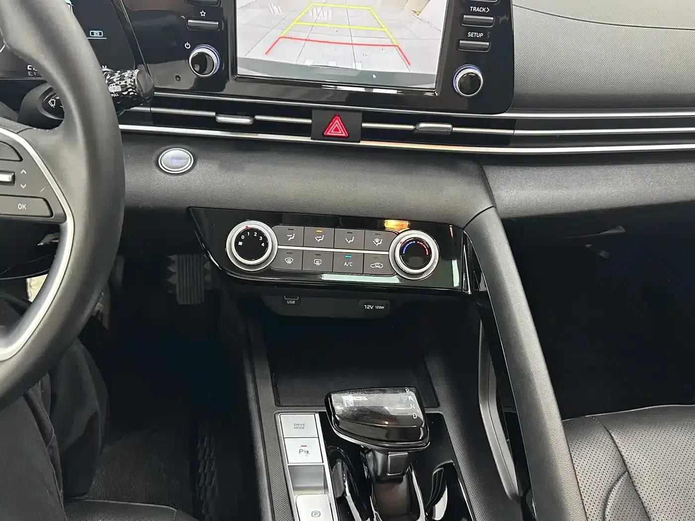 Hyundai Elantra 2022 1.5L CVT GLX Elite Edition — миниатюра 14