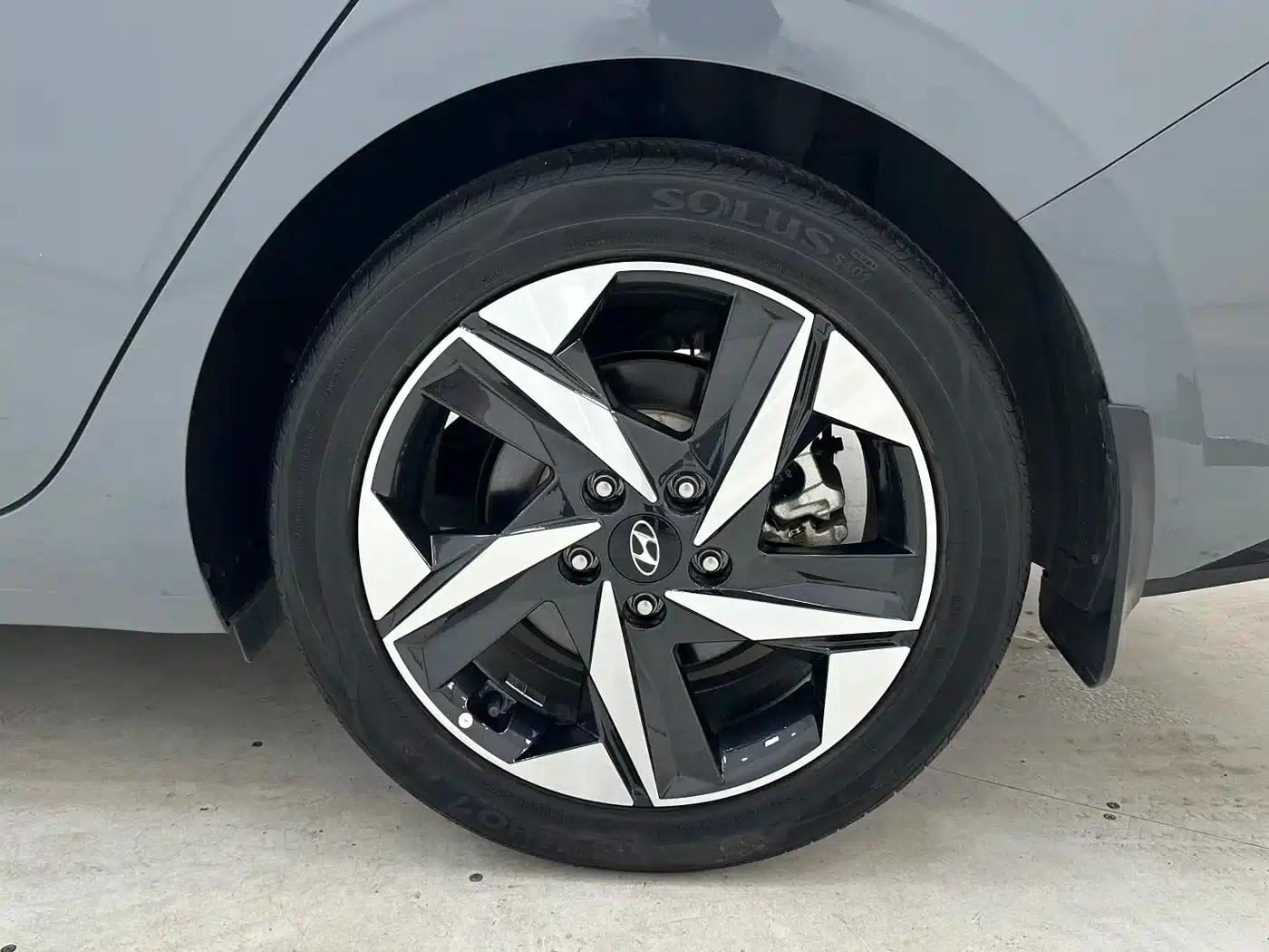 Hyundai Elantra 2022 1.5L CVT GLX Elite Edition — миниатюра 17