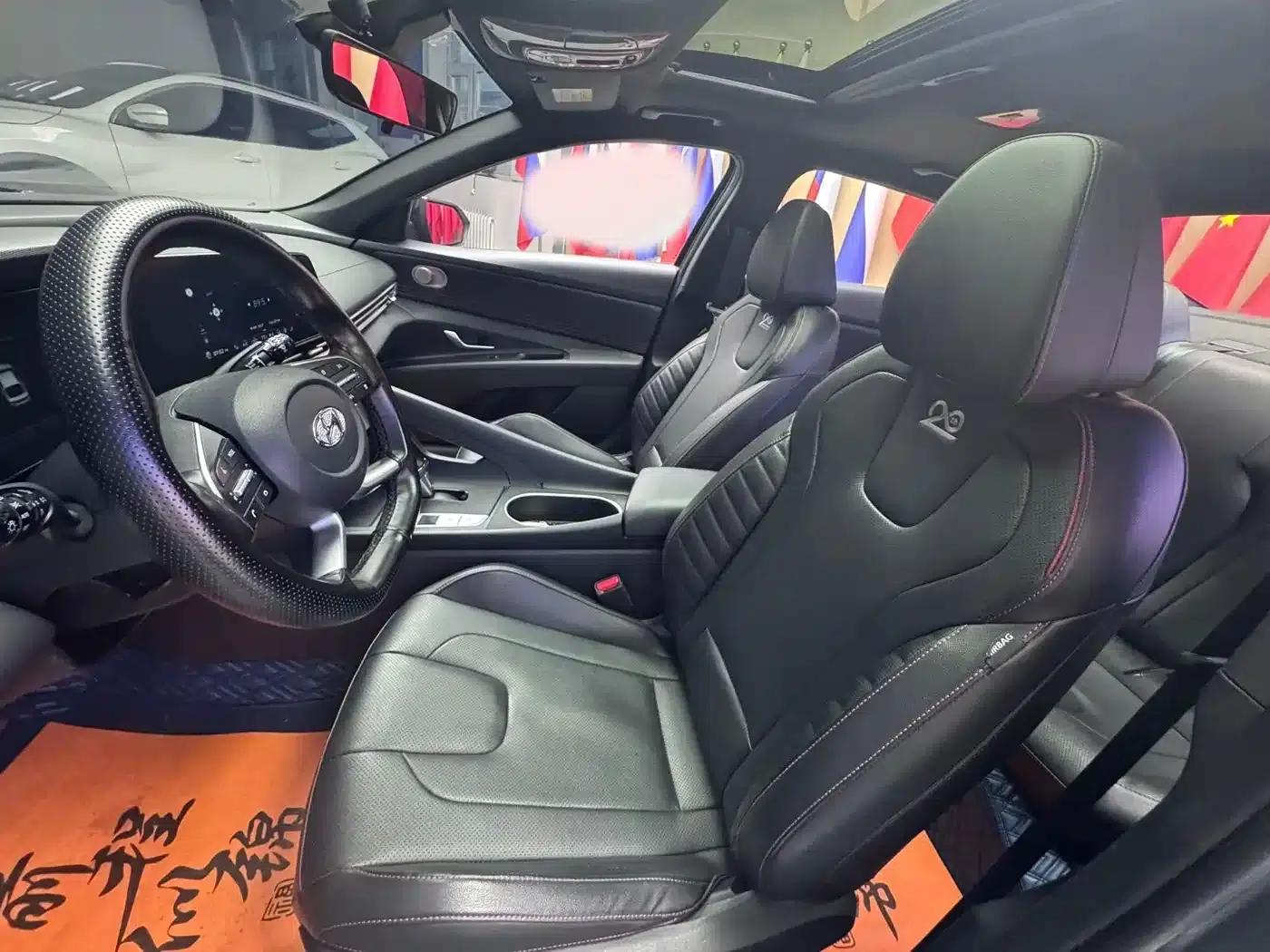 Hyundai Elantra 2022 1.5L CVT 20th Anniversary Edition — миниатюра 13