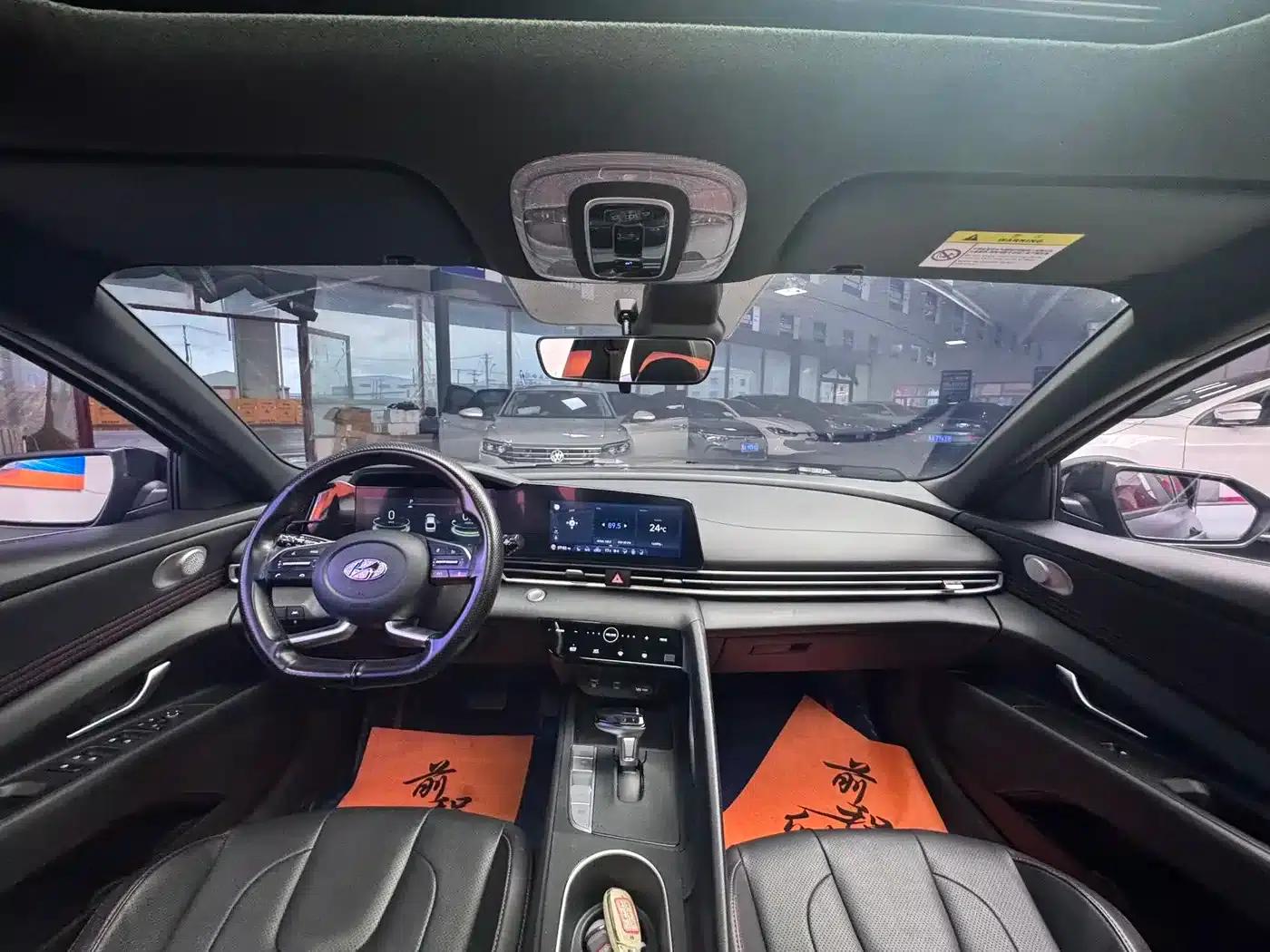 Hyundai Elantra 2022 1.5L CVT 20th Anniversary Edition — миниатюра 19