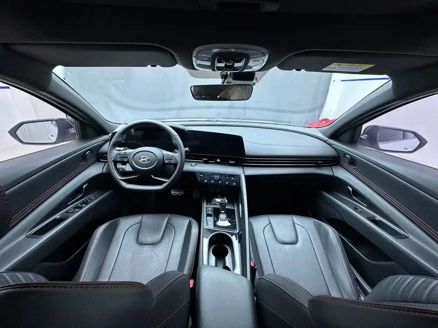 Hyundai Elantra 2022 240TGDi DCT LUX Premium Edition — миниатюра 11