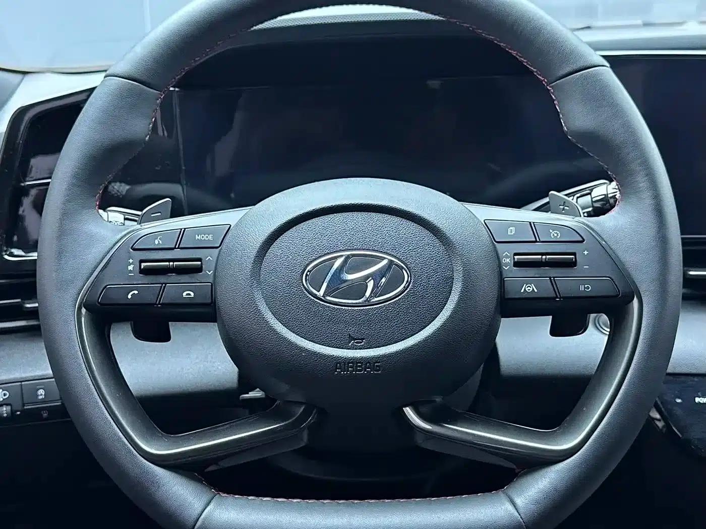 Hyundai Elantra 2022 240TGDi DCT LUX Premium Edition — миниатюра 12