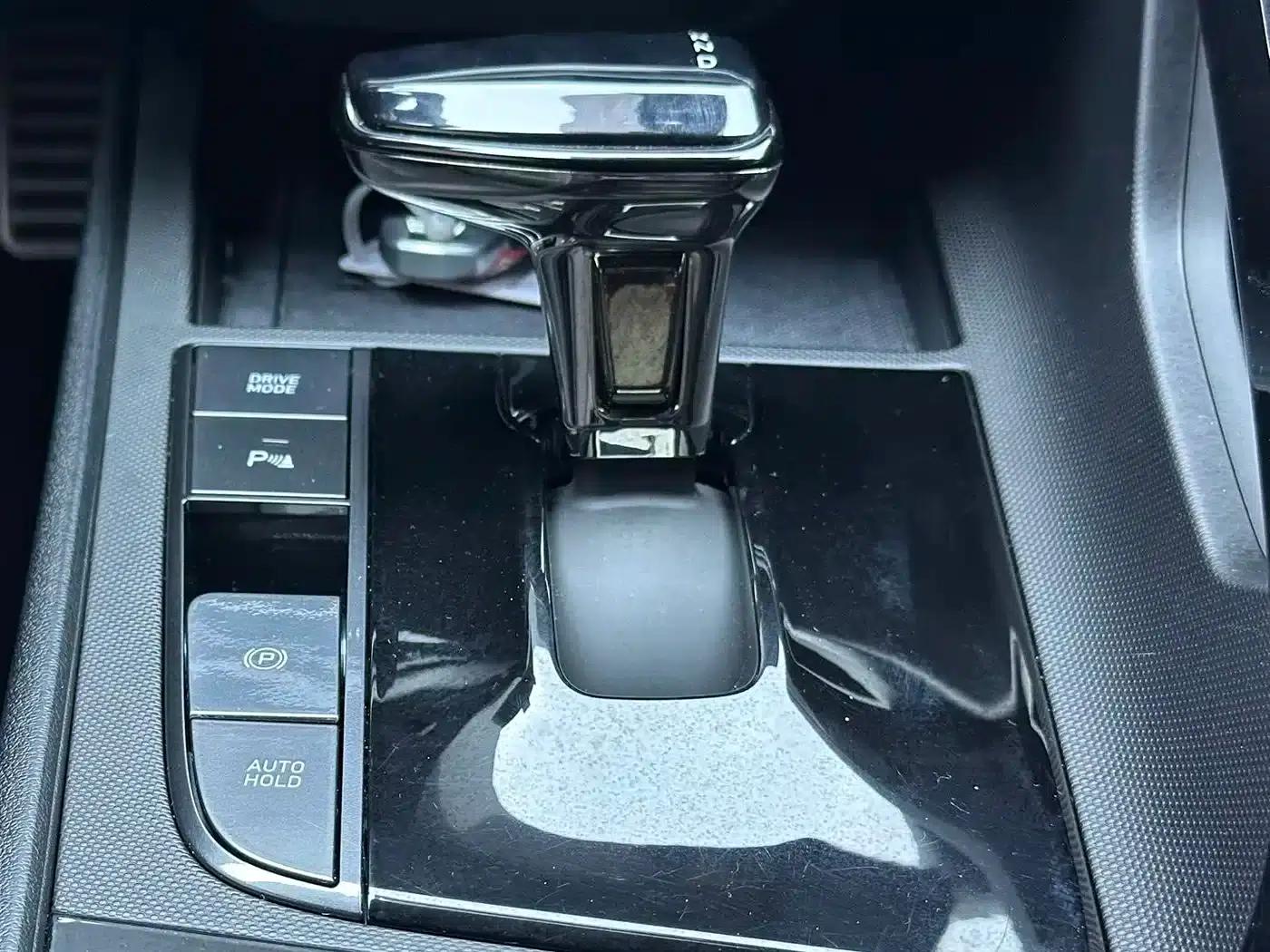 Hyundai Elantra 2022 240TGDi DCT LUX Premium Edition — миниатюра 15