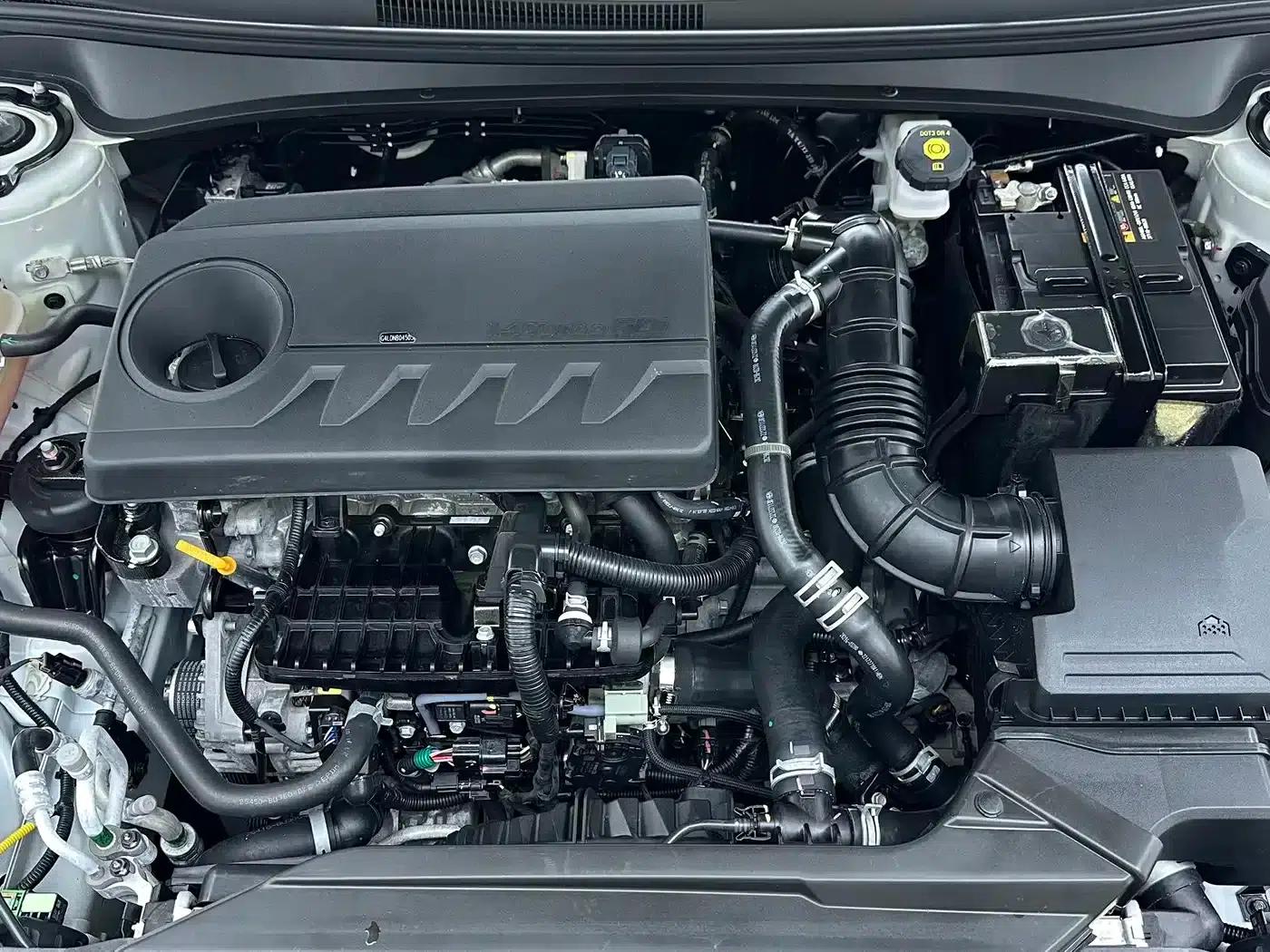 Hyundai Elantra 2022 240TGDi DCT LUX Premium Edition — миниатюра 20