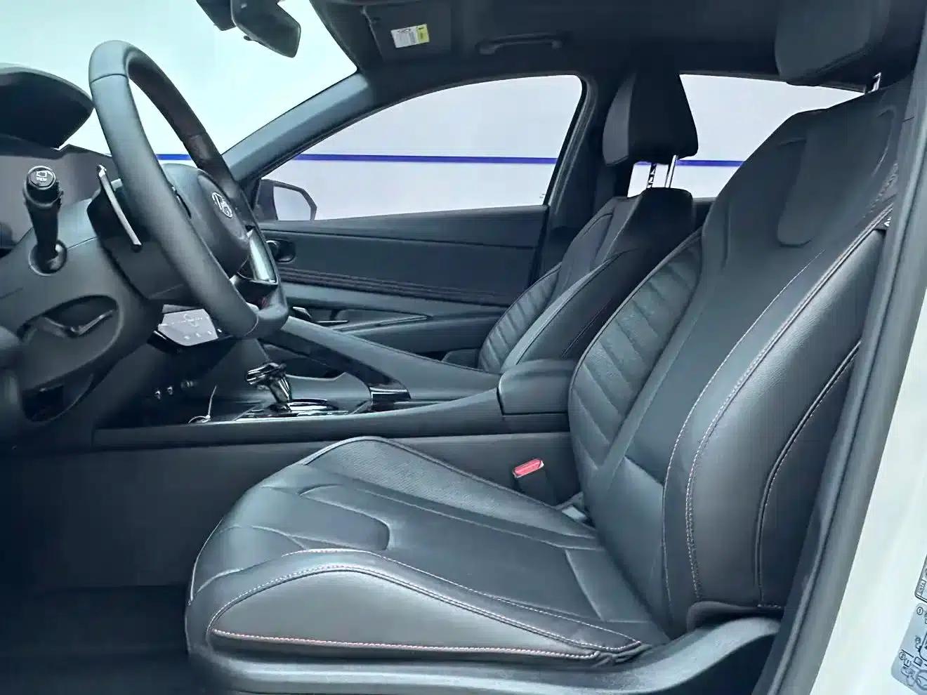 Hyundai Elantra 2022 240TGDi DCT LUX Premium Edition — миниатюра 7