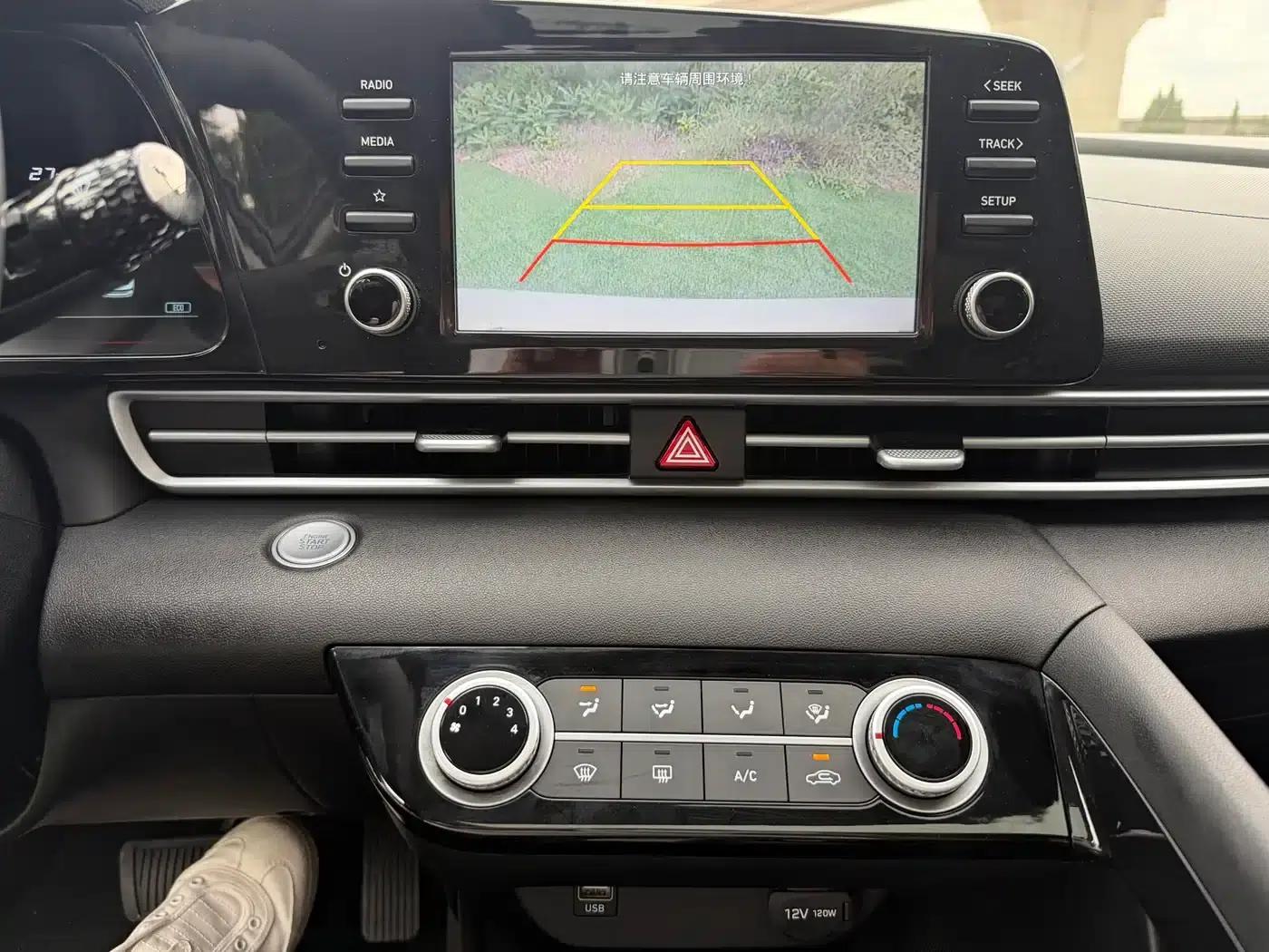 Hyundai Elantra 2022 1.5L CVT GLX Elite Edition — миниатюра 12