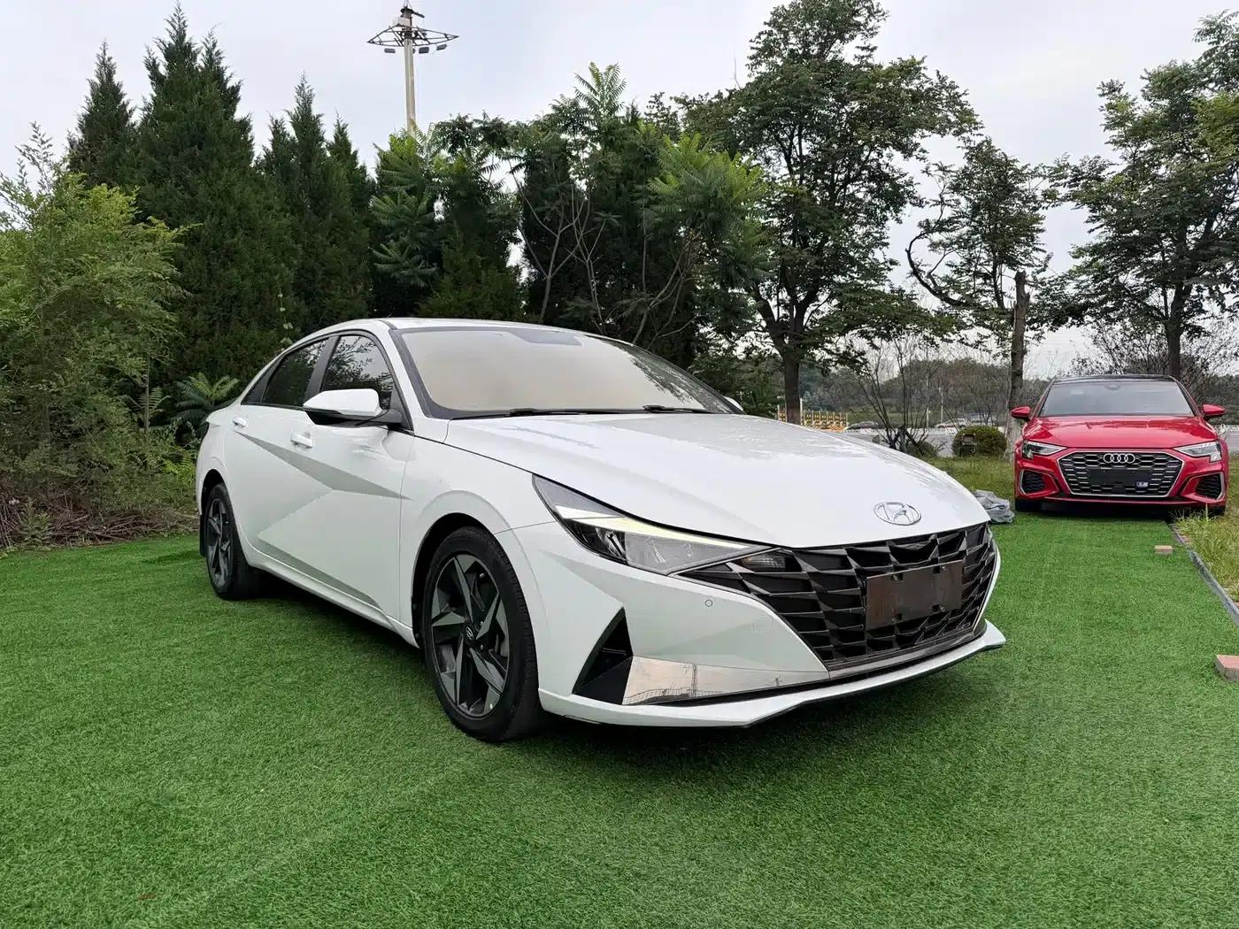 Hyundai Elantra 2022 1.5L CVT GLX Elite Edition — миниатюра 3