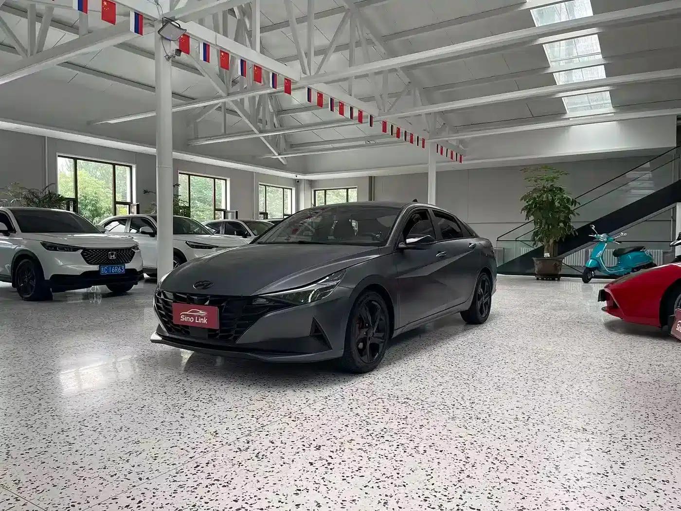 Hyundai Elantra 2022 1.5L CVT 20th Anniversary Edition — миниатюра 1