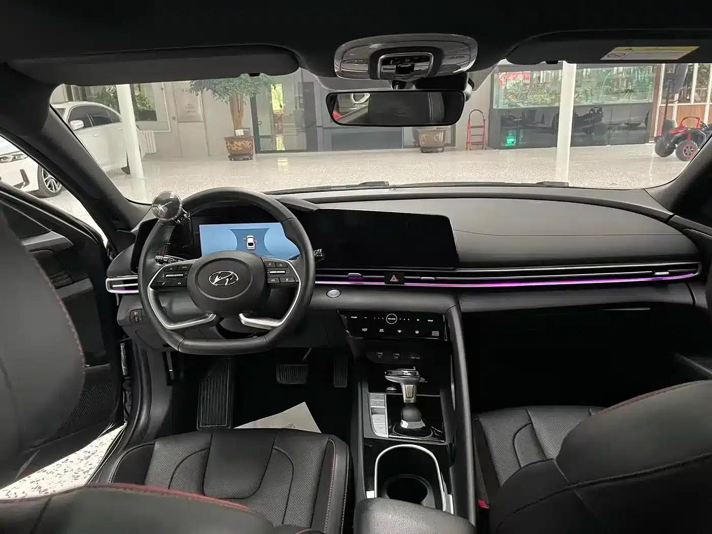 Hyundai Elantra 2022 1.5L CVT 20th Anniversary Edition — миниатюра 18